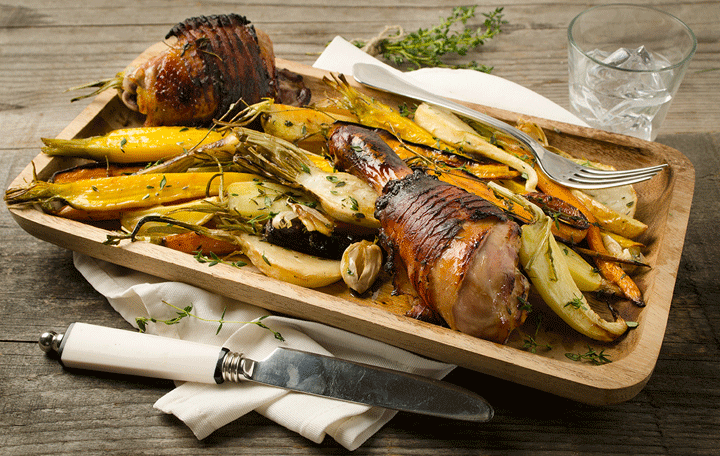 Gebratener Gockel mit Wurzelgemüse, Balsamico und Kartoffeln vom Blech ...